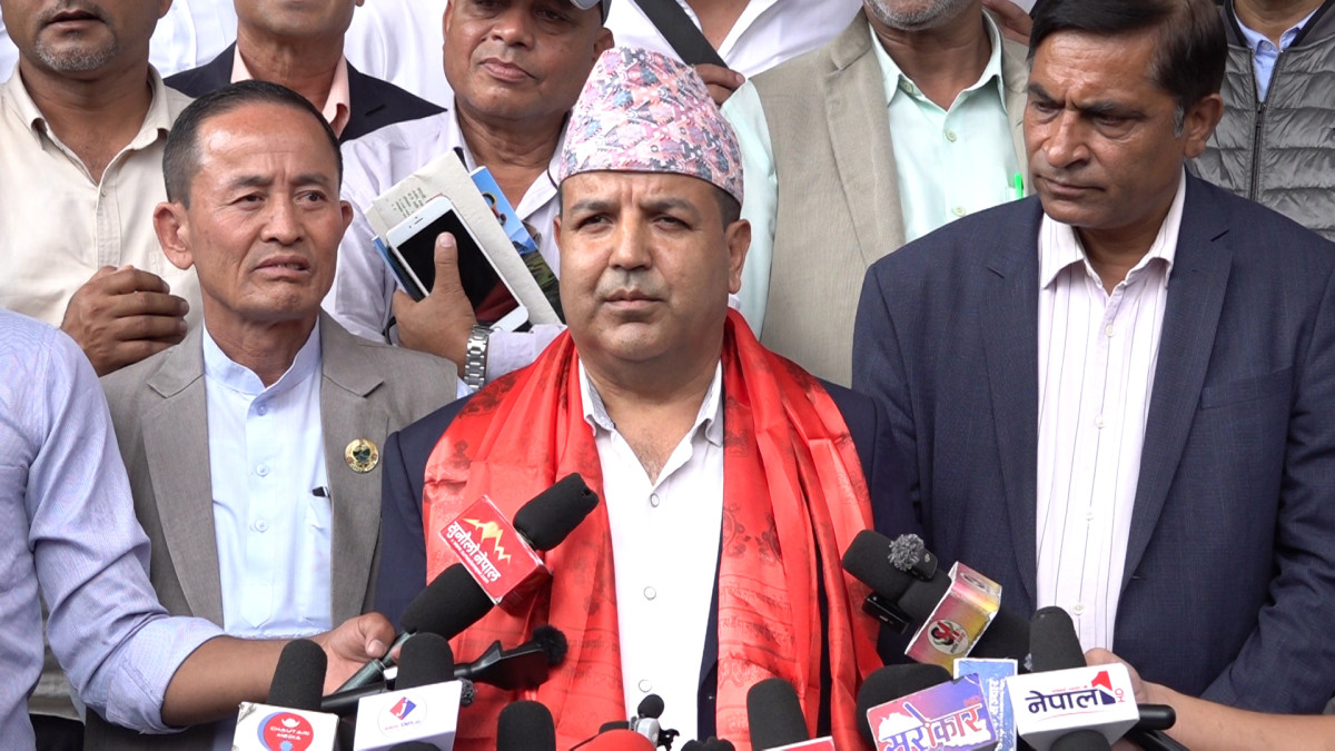 कांग्रेसको विवाद मिलाउने जिम्मेवारी हाम्रो होः डा. सुनिल शर्मा